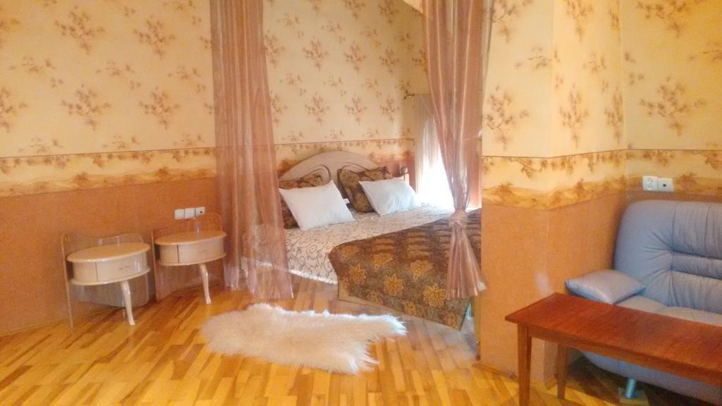 Luxury Apartment In The Center Lviv Exterior photo